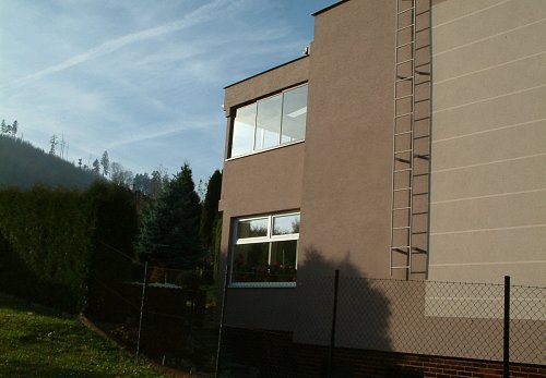 Zasklívání balkonů a lodžií