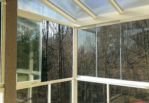 Zasklívání balkonů a lodžií