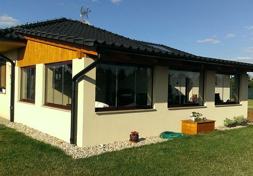 Zasklívání pergol a teras bezrámovým posuvným systémem