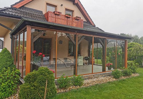 Zasklívání pergol a teras rámovým posuvným systémem