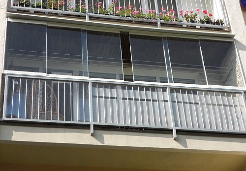 Zasklívání balkonů a lodžií