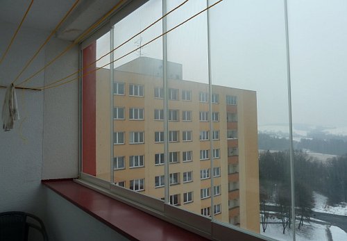 Zasklívání balkonů a lodžií