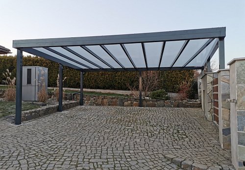 Výroba stání pro automobily