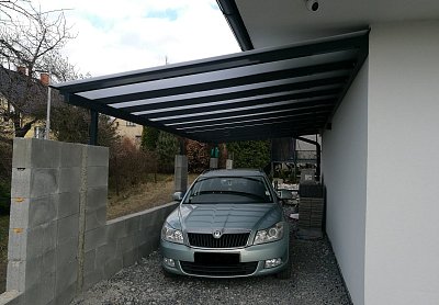 Výroba stání pro automobily